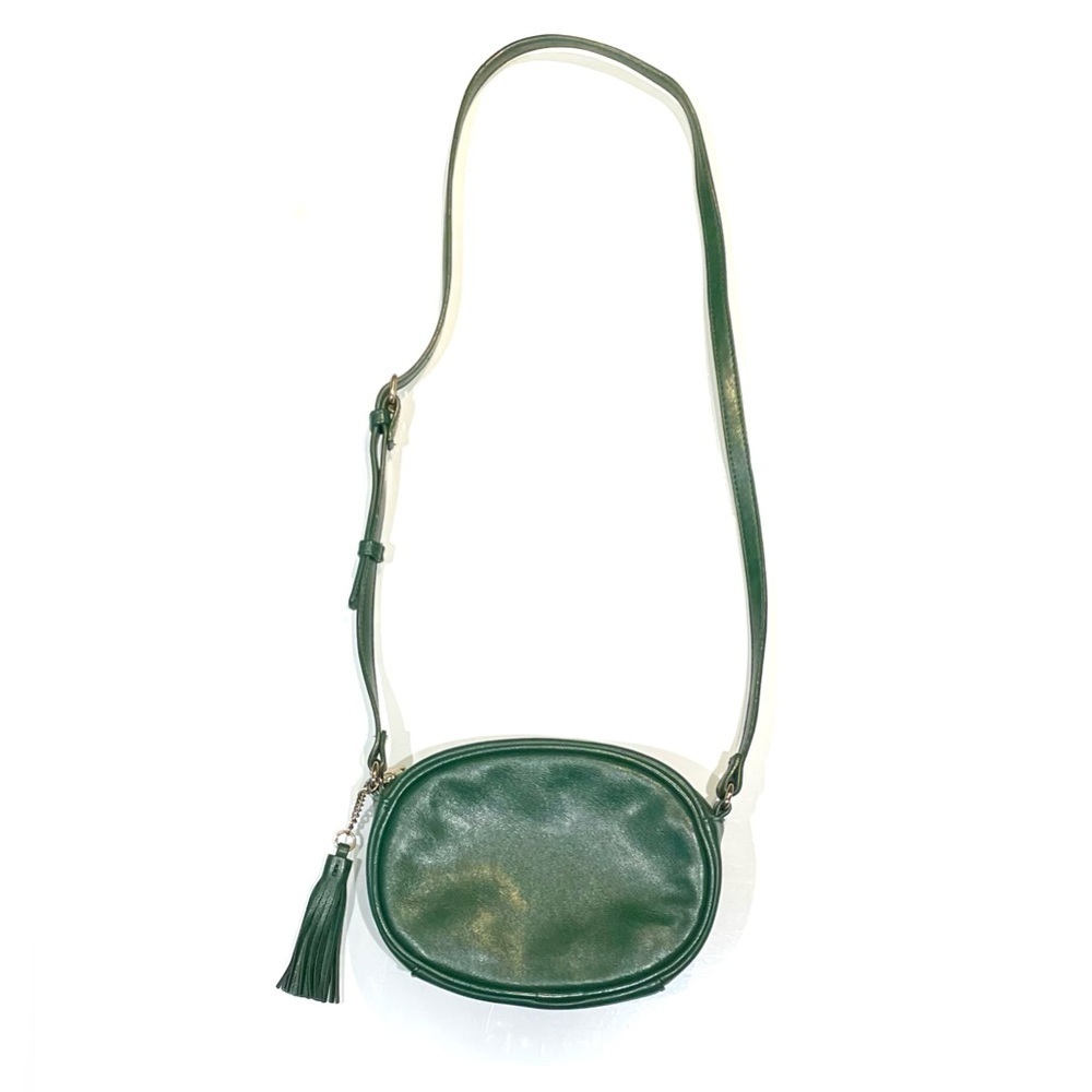 *NEW* Forever 21 Green Oval Crossbody / Shoulder Bag / Purse with Tassel - Picture 1 of 12